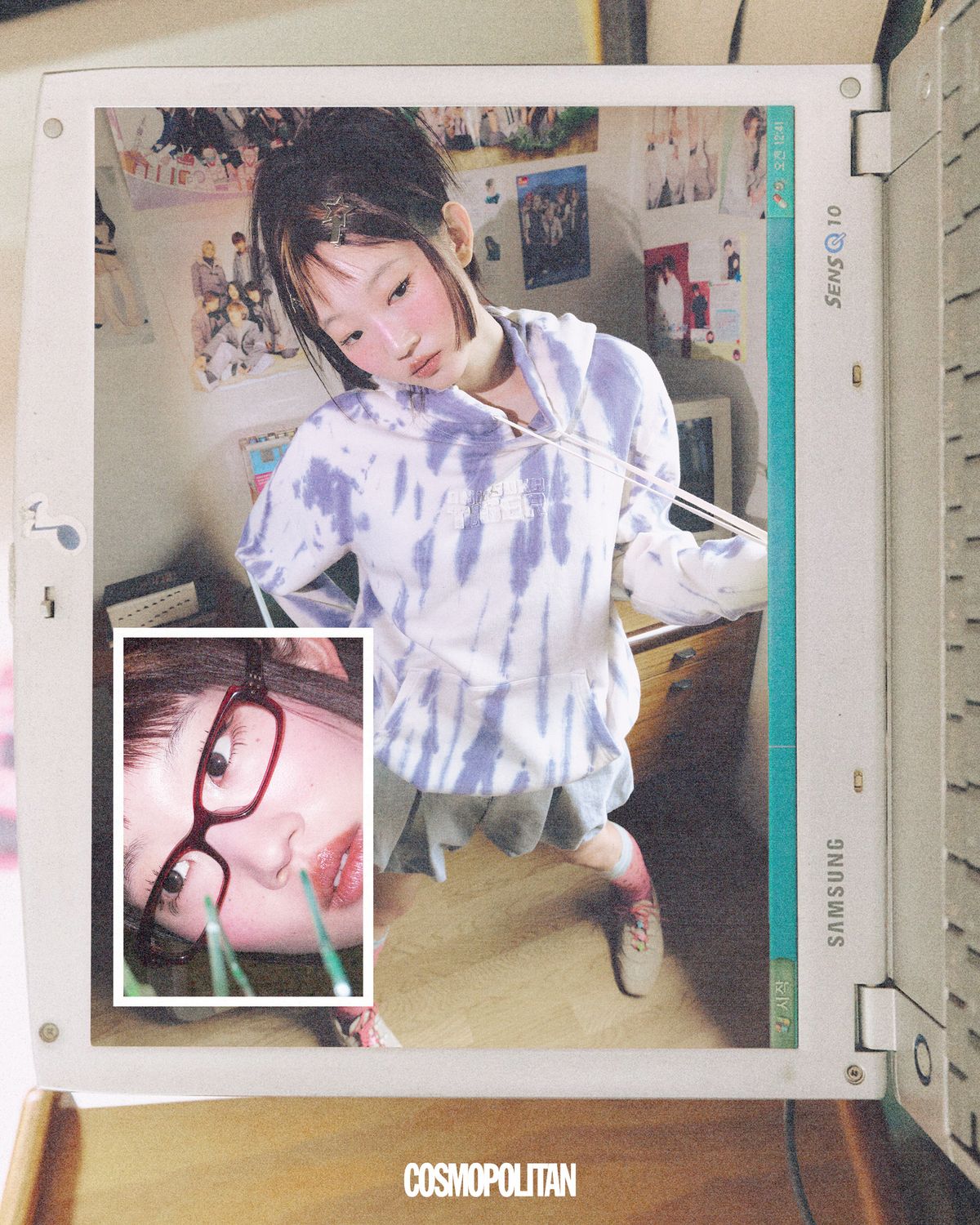 타이다이 후디 33만원 Onitsuka Tiger. 벌룬 쇼츠 29만원 YCH. 별 패턴 니삭스 4만9천원 Minjiena. 스니커즈 가격미정 Louis Vuitton. 스퀘어 프레임 안경 30만원 Gentle Monster. 헤어핀 에디터 소장품. 