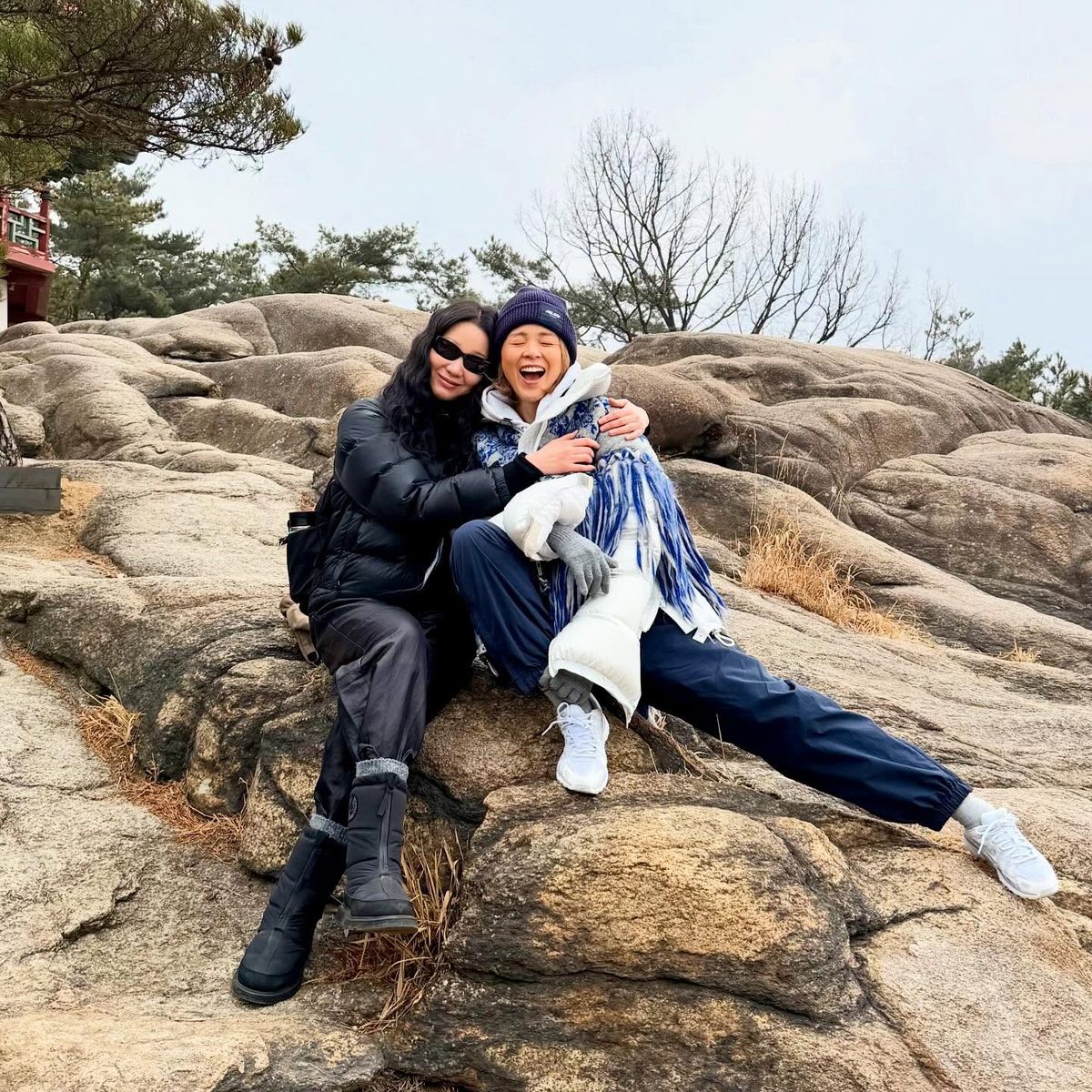 장윤주, 야노 시호 등산 | 인스타그램 @shiho_style