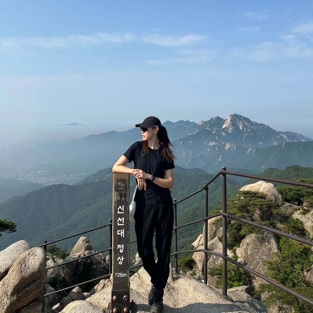 올 블랙 | 인스타그램 @modelhanhyejin