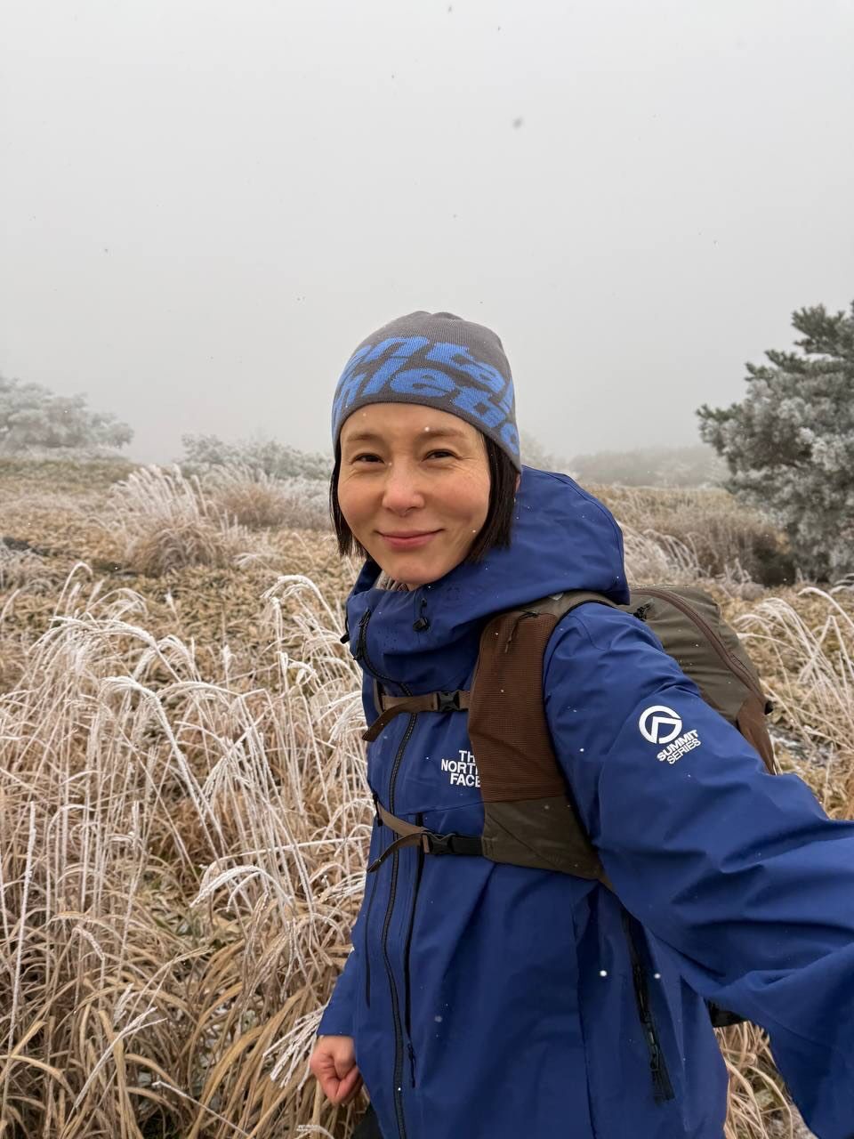 컬러 바람막이 | 인스타그램 @nayoungkeem