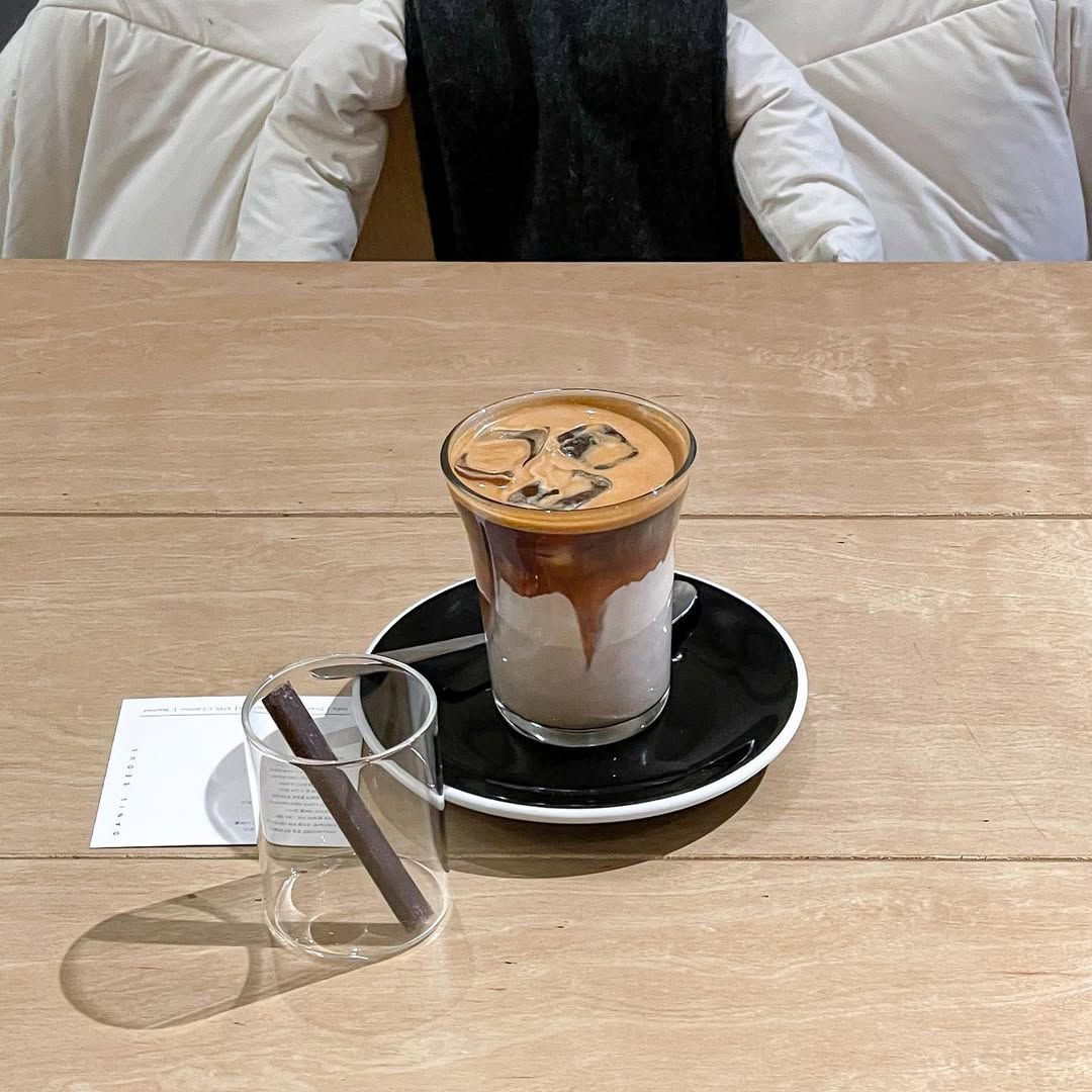 단맛을 바탕으로 균형 잡힌 향미의 커피를 즐길 수 있는 단일 서울. 인스타그램 @danilseoul