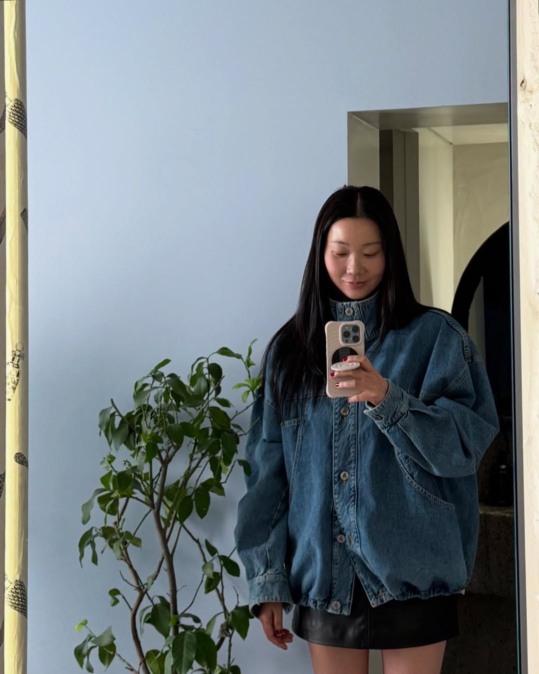 장윤주 블루종 패션 | 인스타그램 @yoonjujang