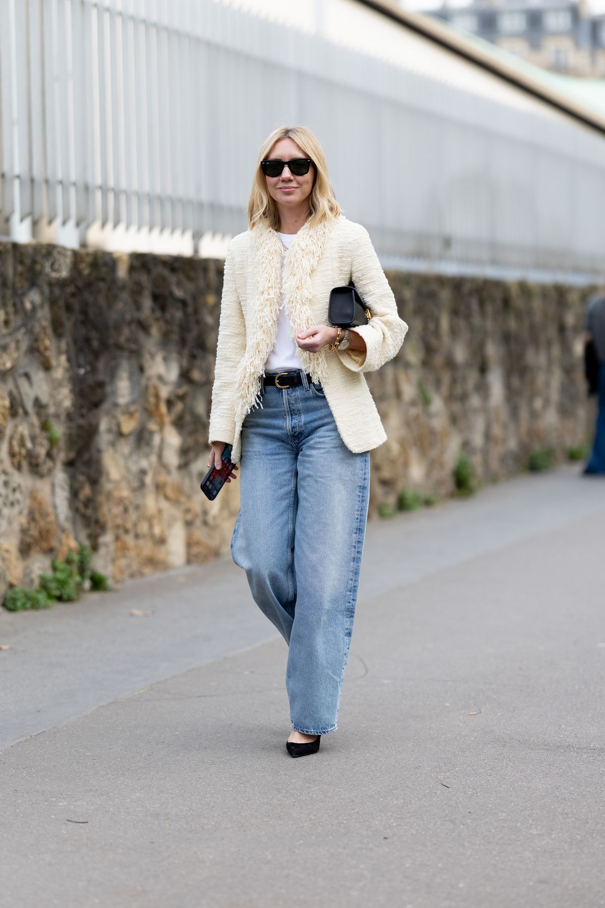 트위드 자켓을 입은 사람들. 사진 게티 이미지.