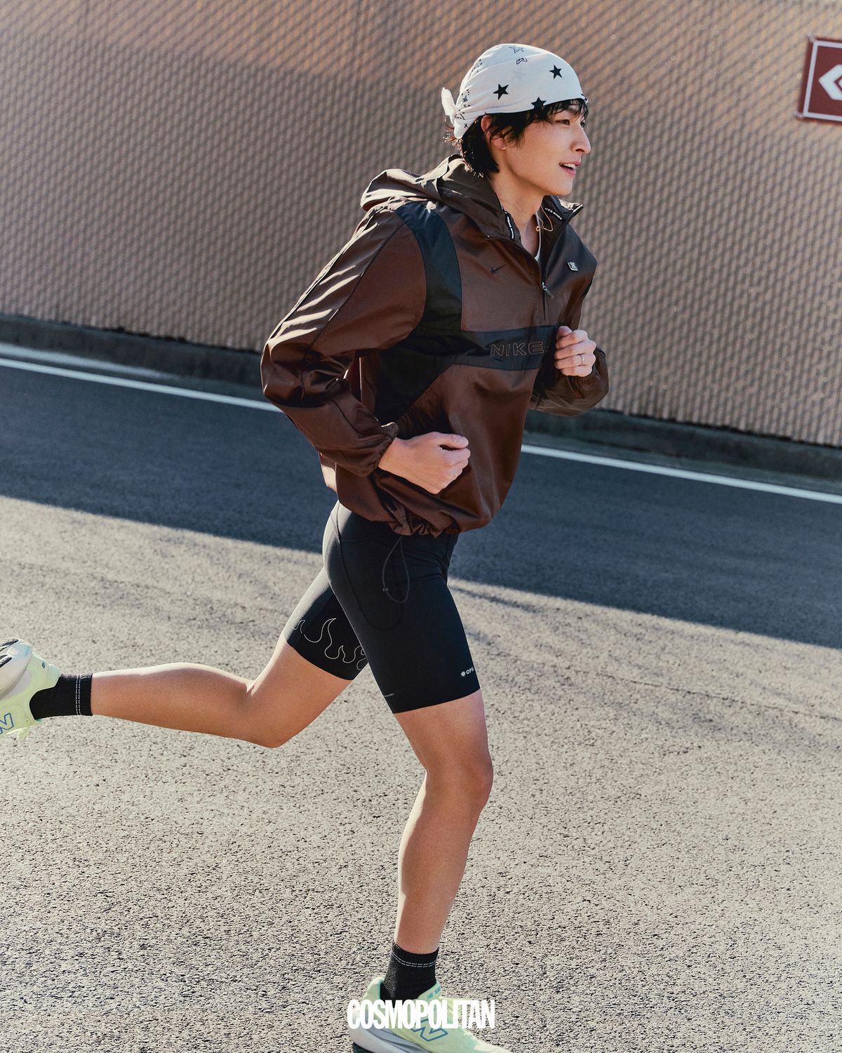 하프 집업 재킷 가격미정 Nike. 반다나 2만4천원 FAD. 이너 톱, 바이커 쇼츠, 양말, 러닝화 본인 소장품.