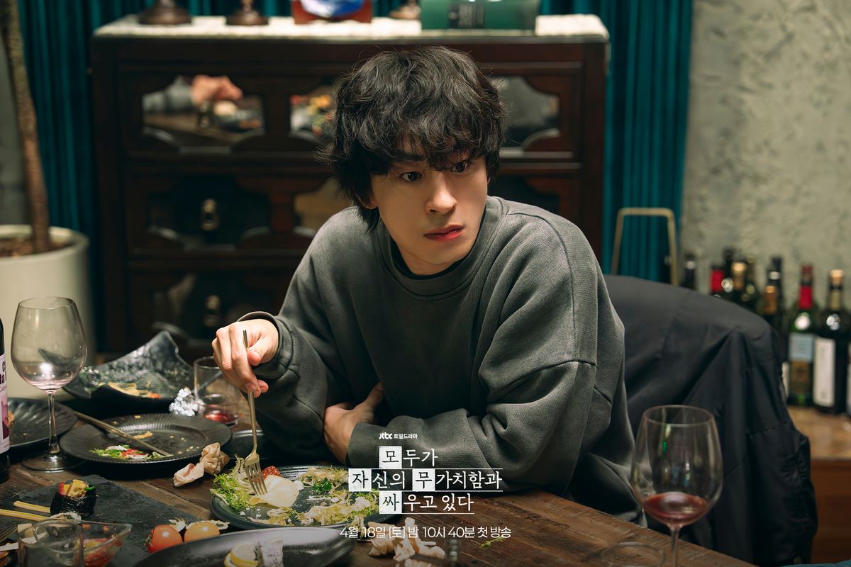 모두가 자신의 무가치함과 싸우고 있다, 구교환 | 인스타그램 @jtbcdrama