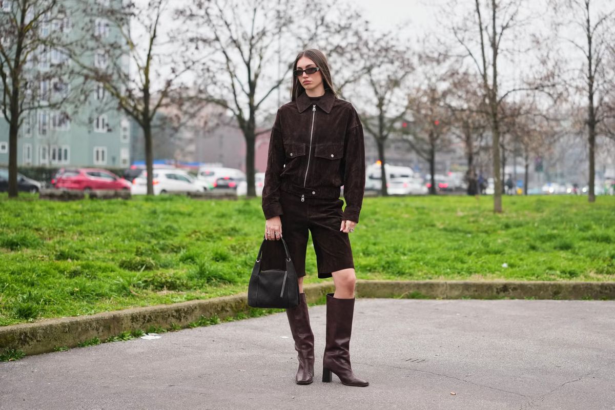 봄 코디 추천 조합, 반바지 + 부츠 | Edward Berthelot//Getty Images A