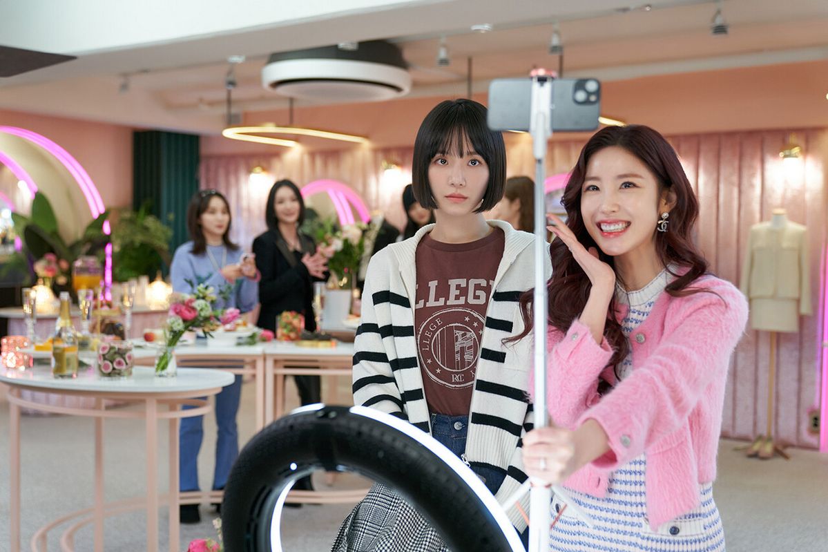  SNS를 멀리하고 싶은 이들을 위한 꿀팁, 넷플릭스 ‘셀러브리티’ 스틸컷 