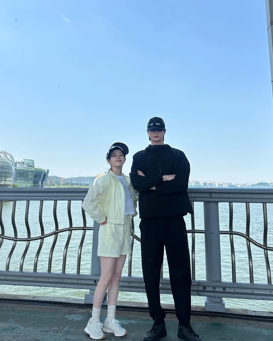 드라마 <21세기 대군부인> 아이유, 변우석 | 인스타그램 @dlwlrma