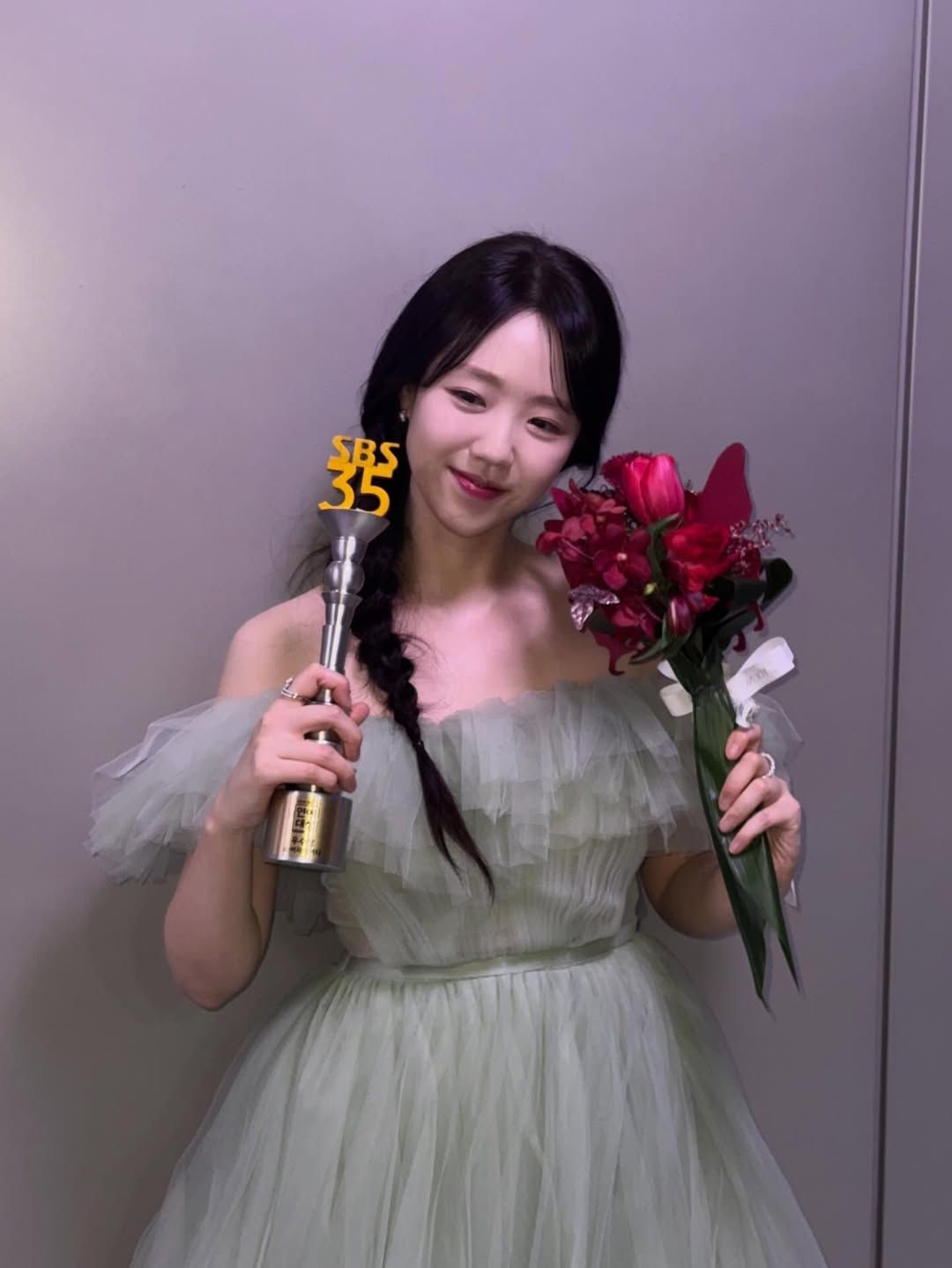 지예은 바타 열애 ㅣ 인스타그램 @y_eunniii