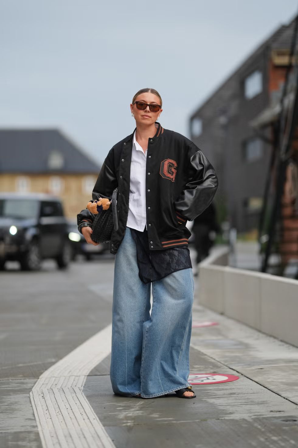 와이드 청바지 트렌드 | Edward Berthelot//Getty Images