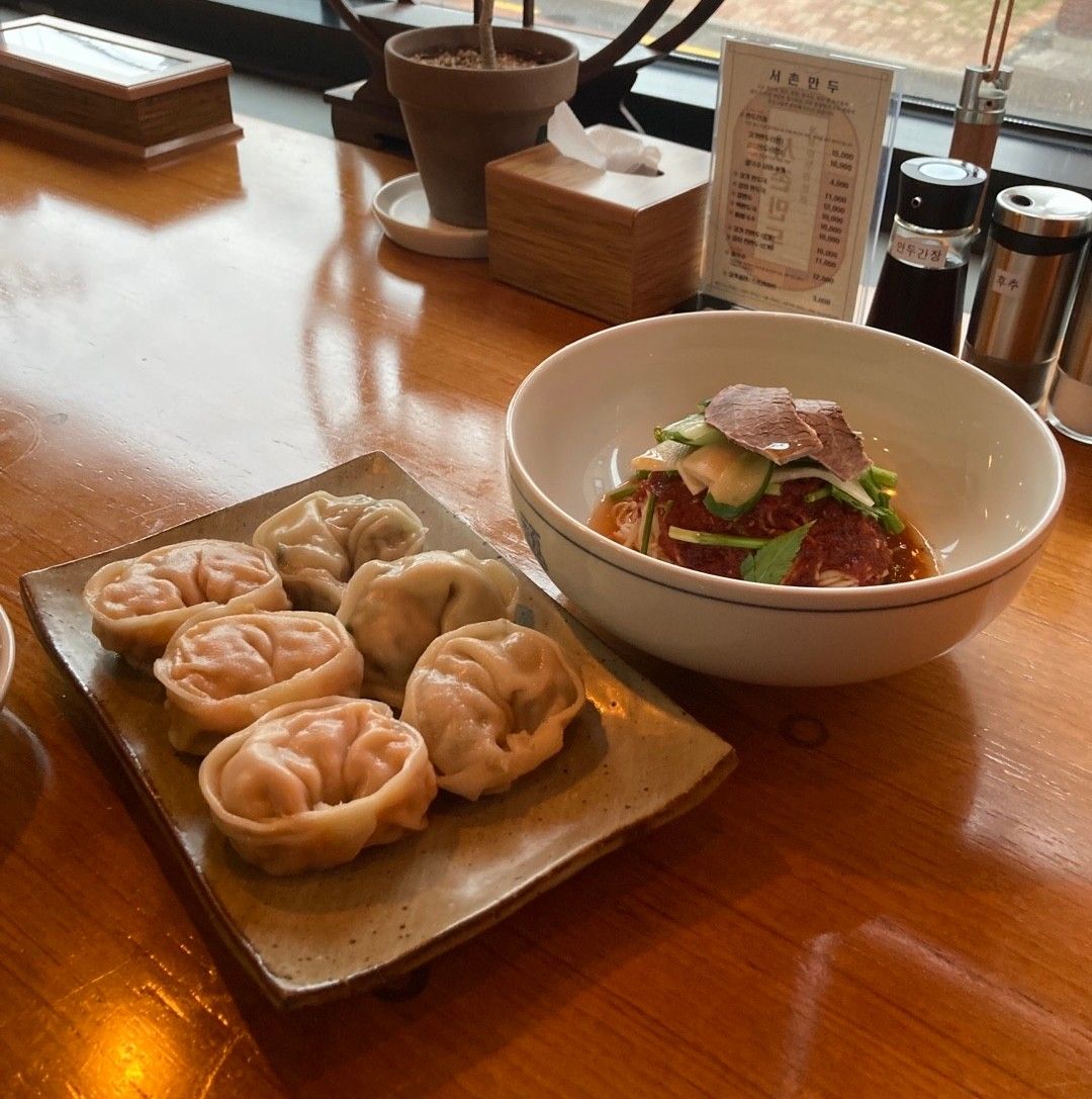 양반들이 즐겼을 법한 만두를 연구하고 재해석해 선보이고 있는 서촌만두. 이미지 네이버 지도 서촌만두 업체 등록 사진