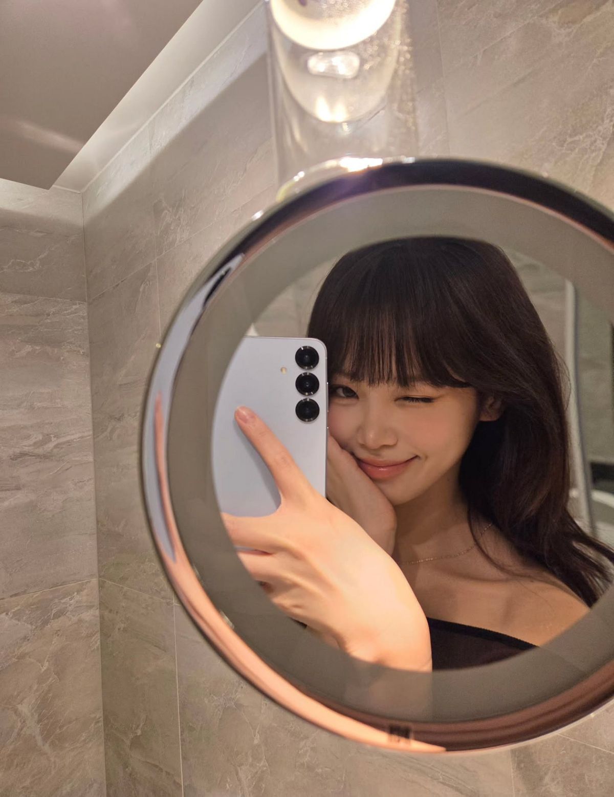 르세라핌 채원 오프숄더 | 인스타그램 @_chaechae_1