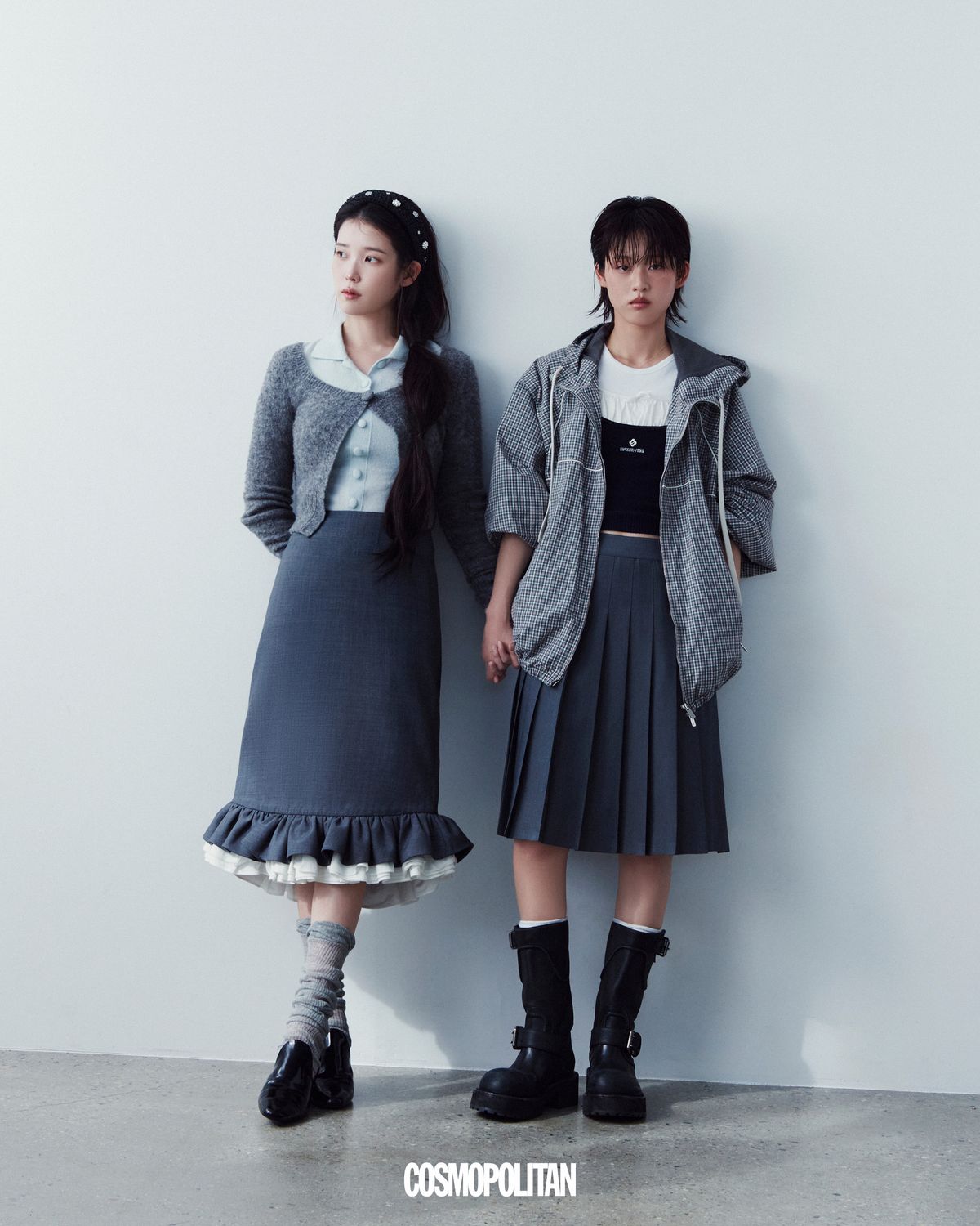 (아이유)니트 카디건, 니트 톱, 스커트, 헤어밴드 모두 Shushu/tong. 슈즈 Osoi. 니삭스 스타일리스트 소장품. (이연)블루종 Miu Miu. 이너 크롭 톱 Shushu/tong. 부츠 Balenciaga. 이너 화이트 톱, 스커트, 양말 스타일리스트 소장품. 