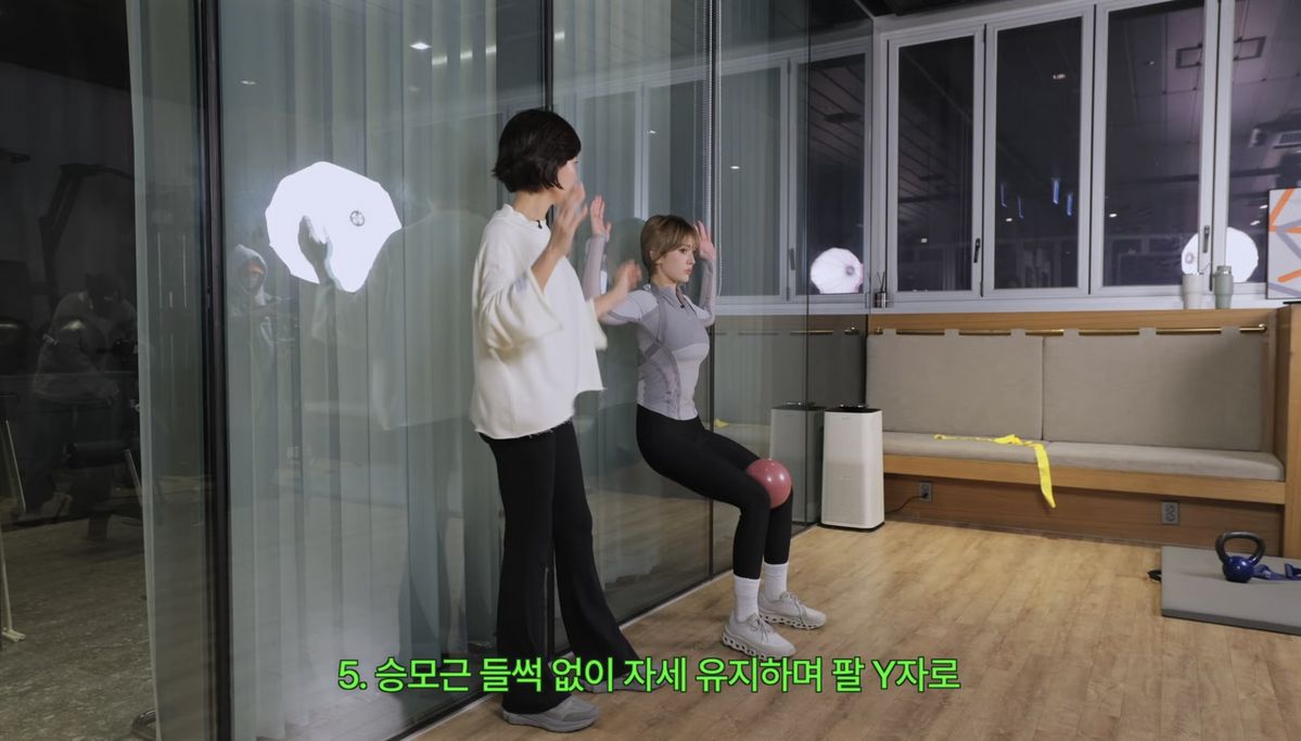 유튜브 <IMOS 전소미>