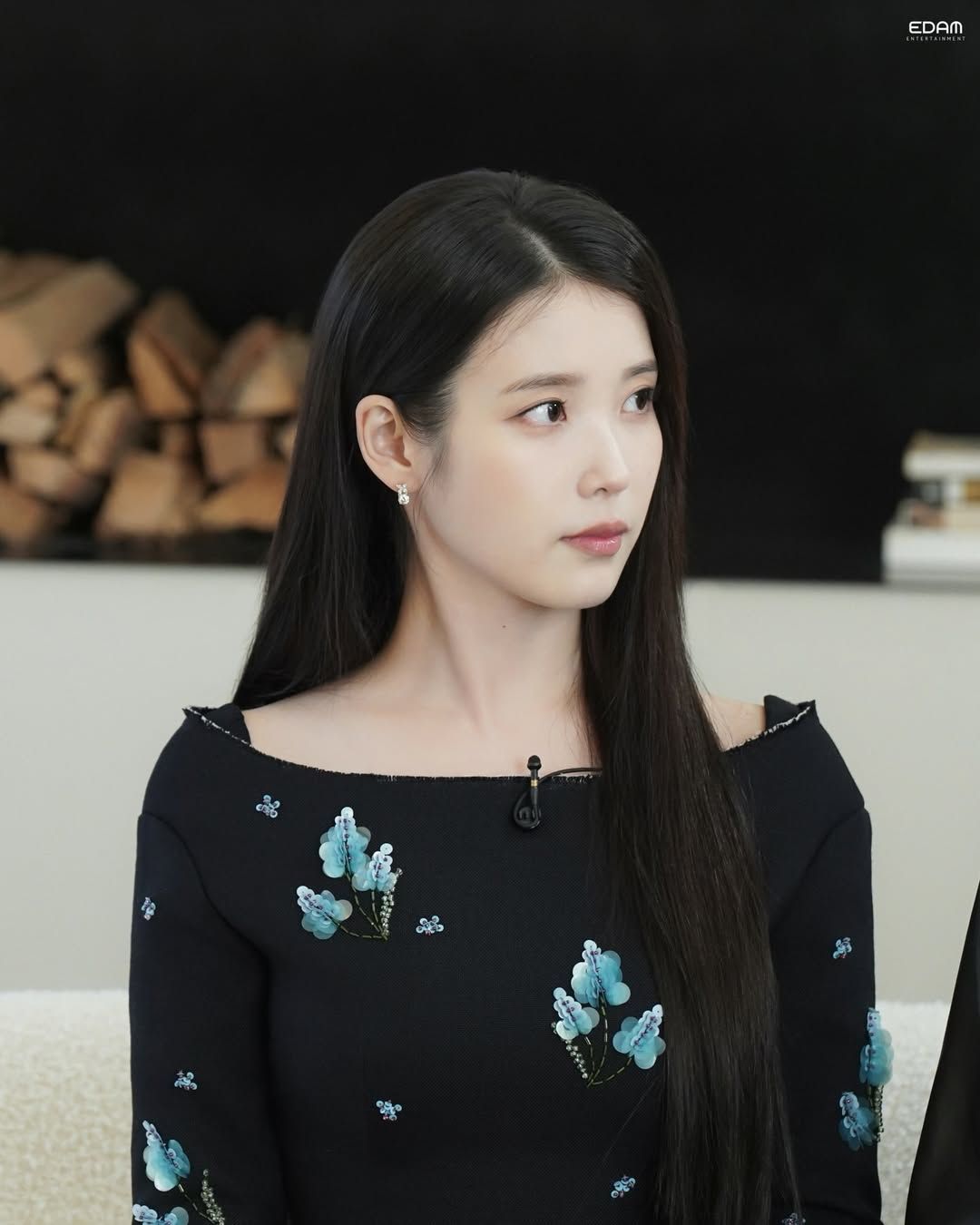 <21세기 대군부인> 아이유 패션 | 인스타그램 @iu_edamofficial