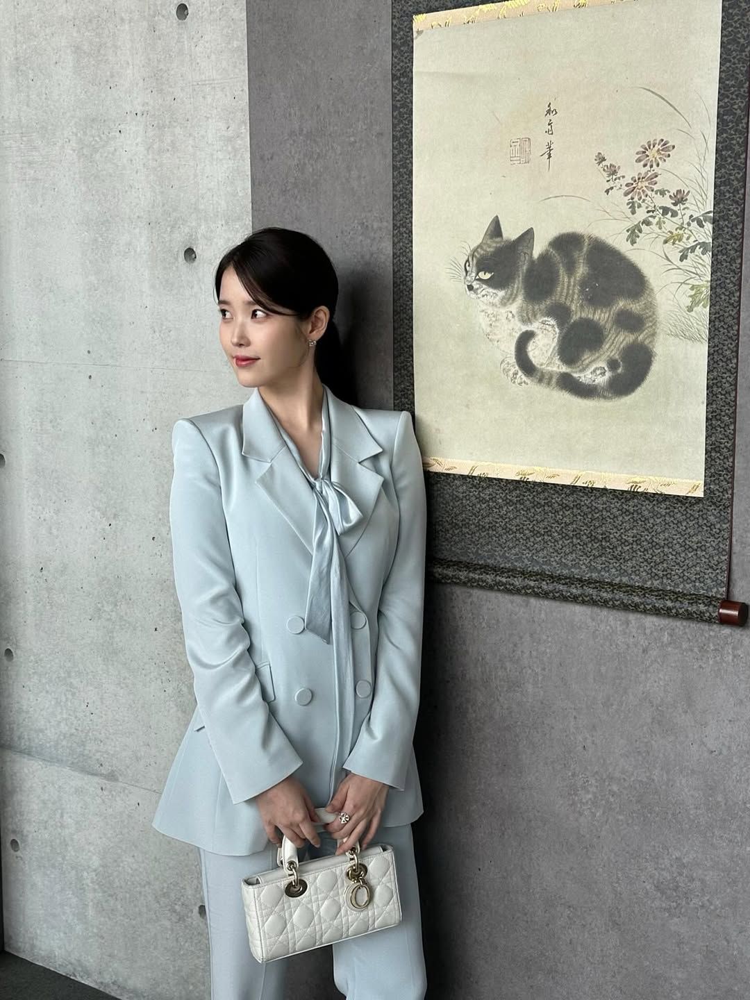 <21세기 대군부인> 아이유 패션 | 인스타그램 @dlwlrma