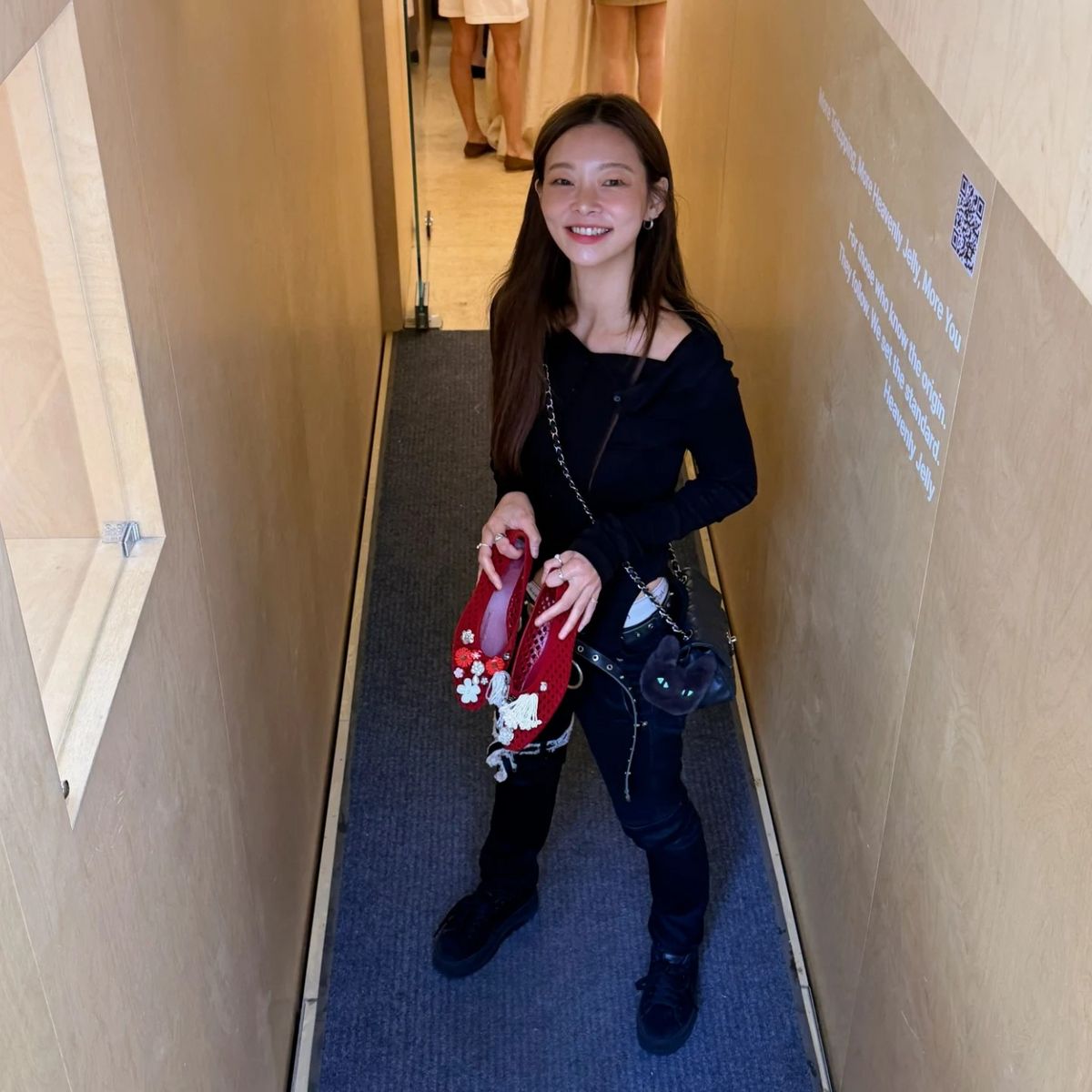 송해나 젤리슈즈 | 인스타그램 @songhaena