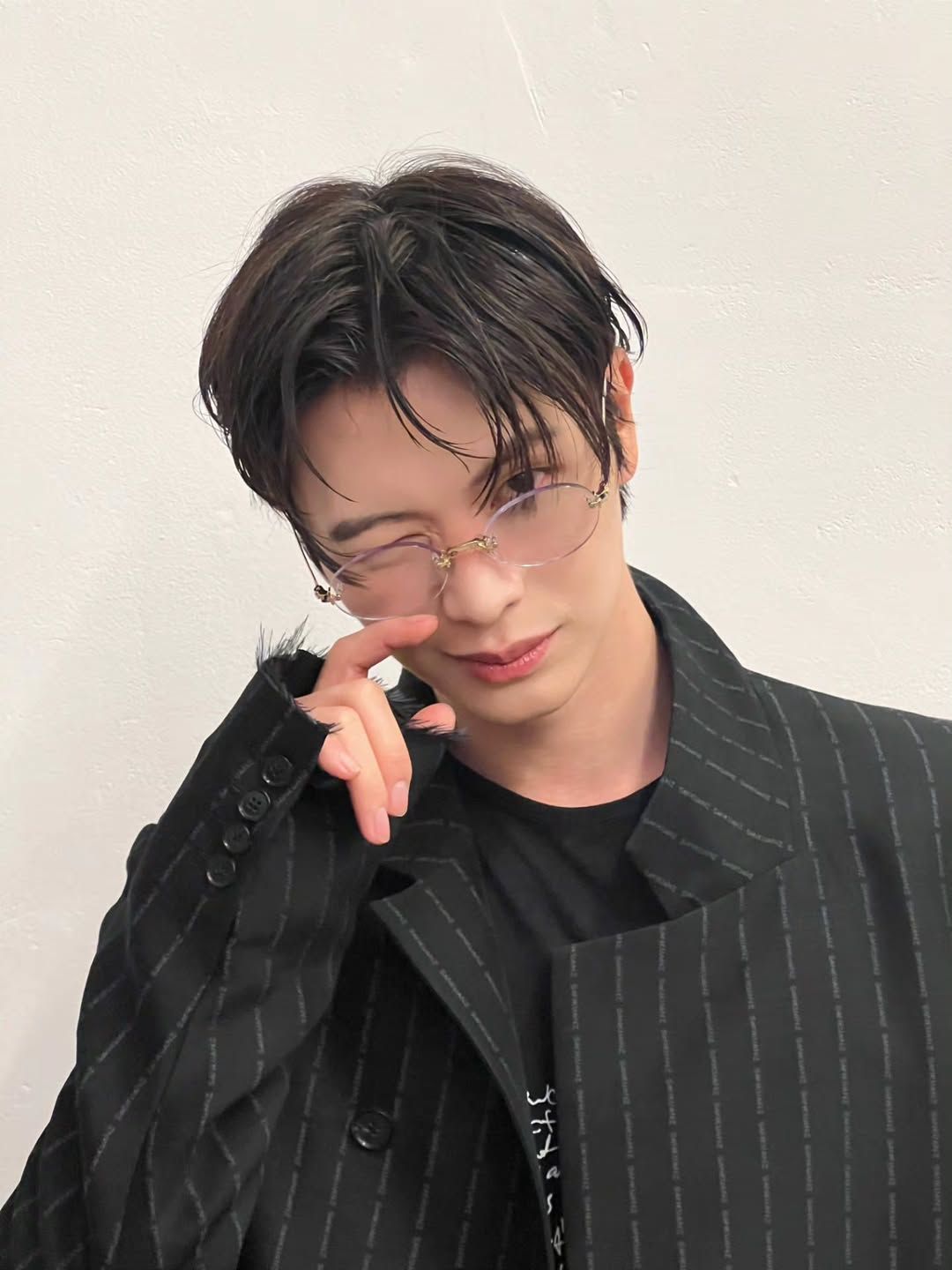 5월 2일 생일을 맞은 육성재. 인스타그램 @yook_can_do_it