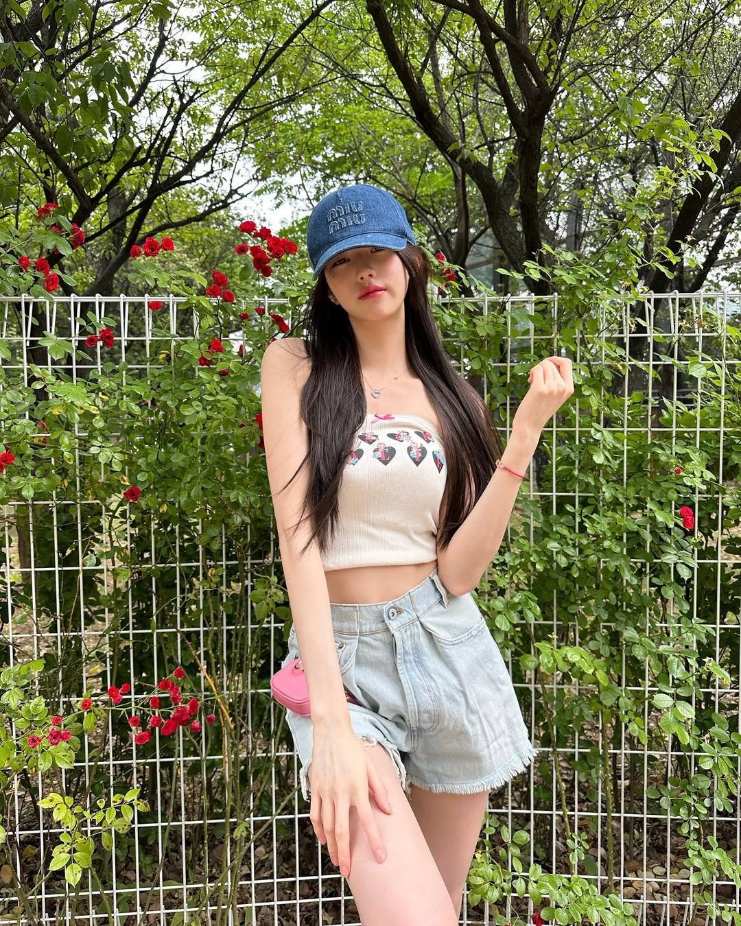 아이브 장원영 카즈하 | 인스타그램 @for_everyoung10