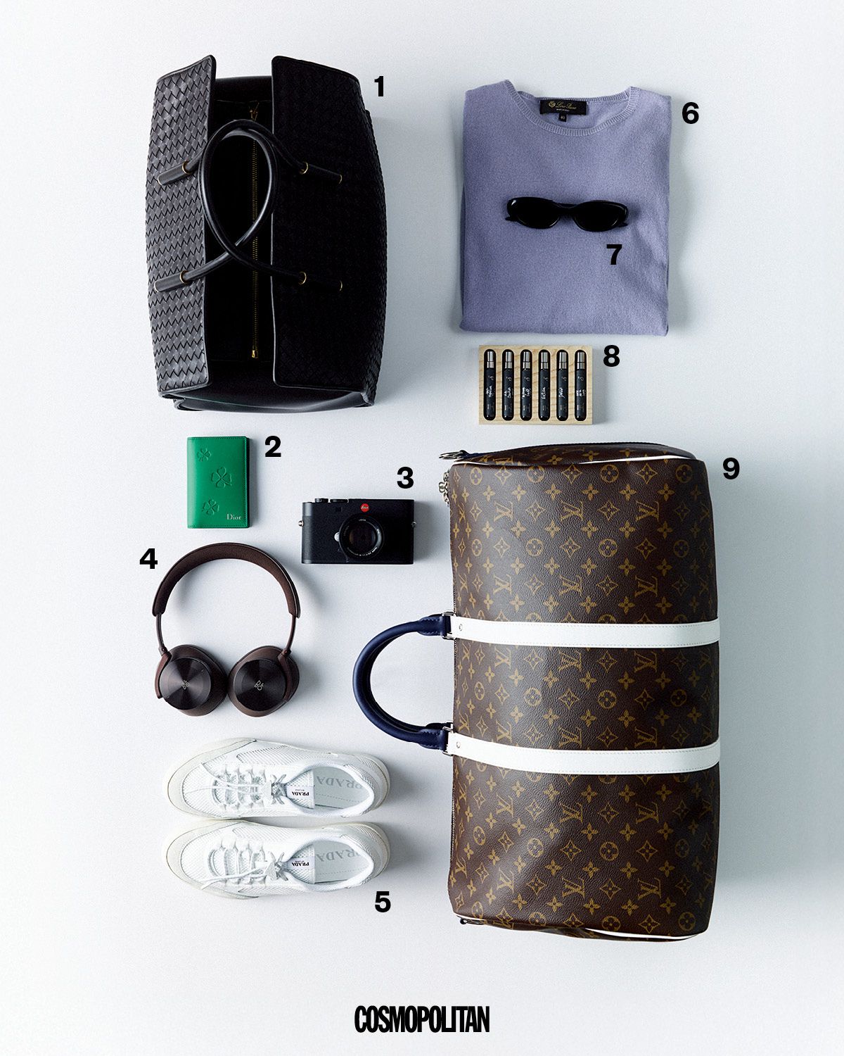 1 바바라 토트백 8백60만원 Bottega Veneta. 2 클로버 카드 지갑 70만원 Dior. 3 라이카 M EV1 카메라 1천4백30만원 Leica. 4 베오플레이 H95 헤드폰 1백44만 9천원 Bang&Olufsen. 5 스니커즈 1백62만원 Prada. 6 캐시미어 니트 톱 가격미정 Loro Piana. 7 선글라스 28만원 GentLe Monster. 8 커스터마이징 세트 비타코라 데 콤포지시온 가격미정 Fueguia 1833. 9 모노그램 키폴 반둘리에 50 4백31만원 Louis Vuitton. 