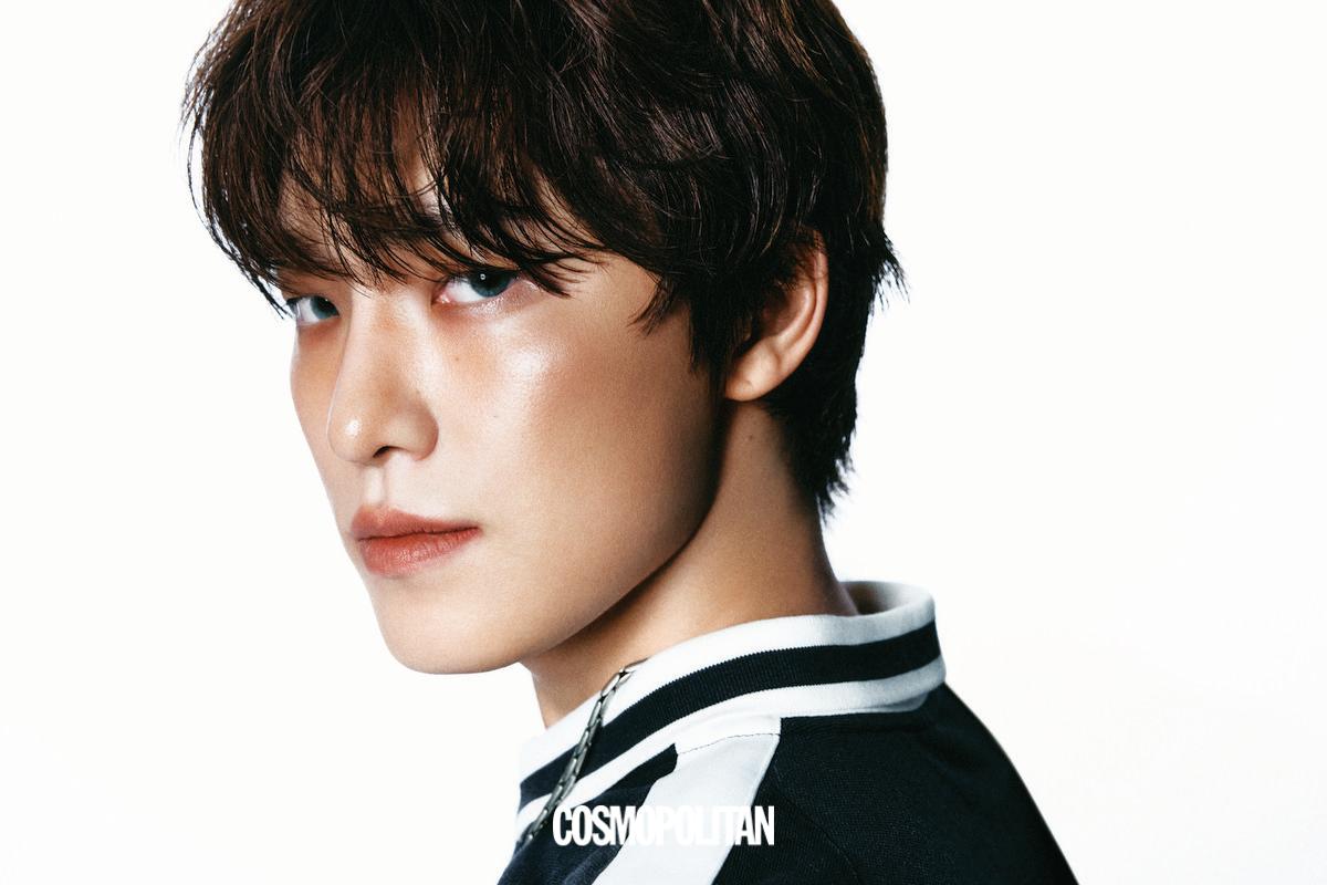 데님 보머 재킷 Juun.J. 피케 셔츠, 목걸이 스타일리스트 소장품.