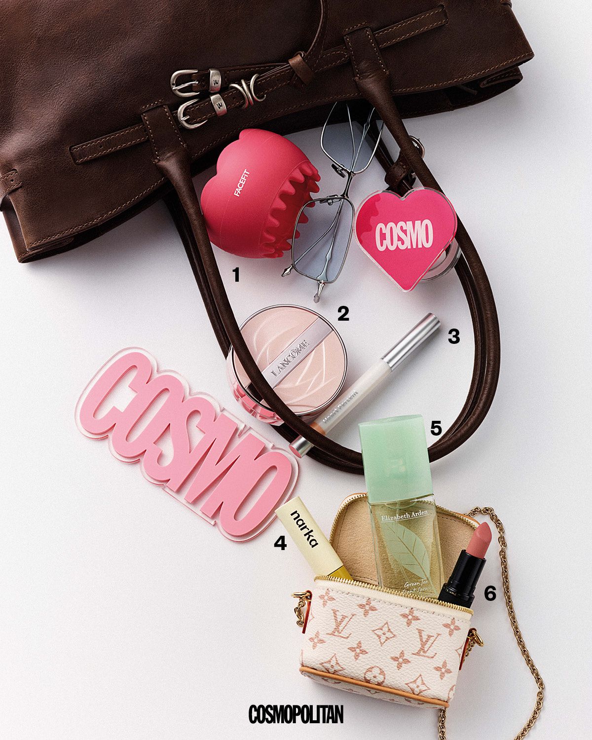 숄더백 39만8천원 Margesherwood. 베니티 케이스 1백83만원 Louis Vuitton.