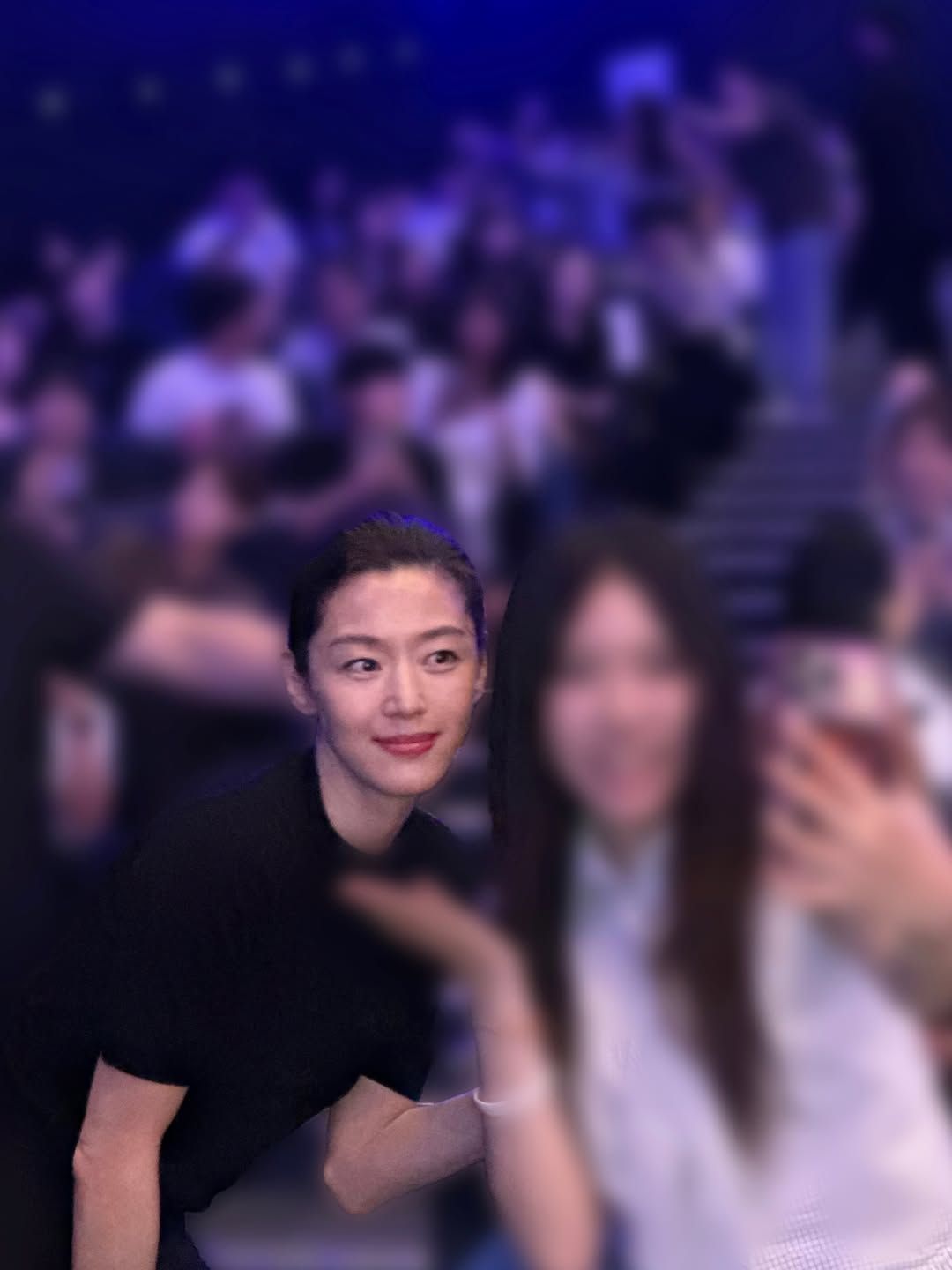 영화 <군체> 무대 인사, 전지현 | 인스타그램 @showbox.movie