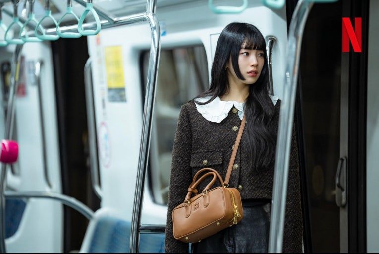 연인과 꼭 챙겨야 할 기념일은 언제일까? 넷플릭스 시리즈 ‘이두나!’ 스틸컷