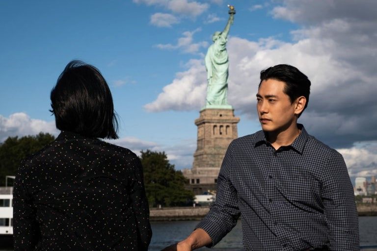 남녀 사이에 친구가 존재할까? 사진 영화 '패스트라이브즈' 스틸컷