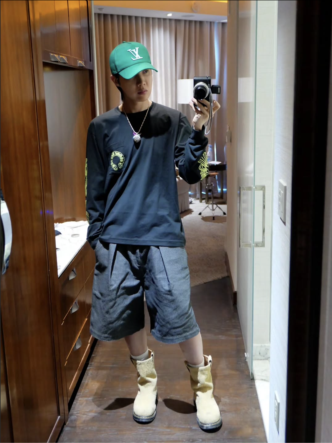 BTS 제이홉 패션 | 인스타그램 @jhope, @bts.bighitofficial 
