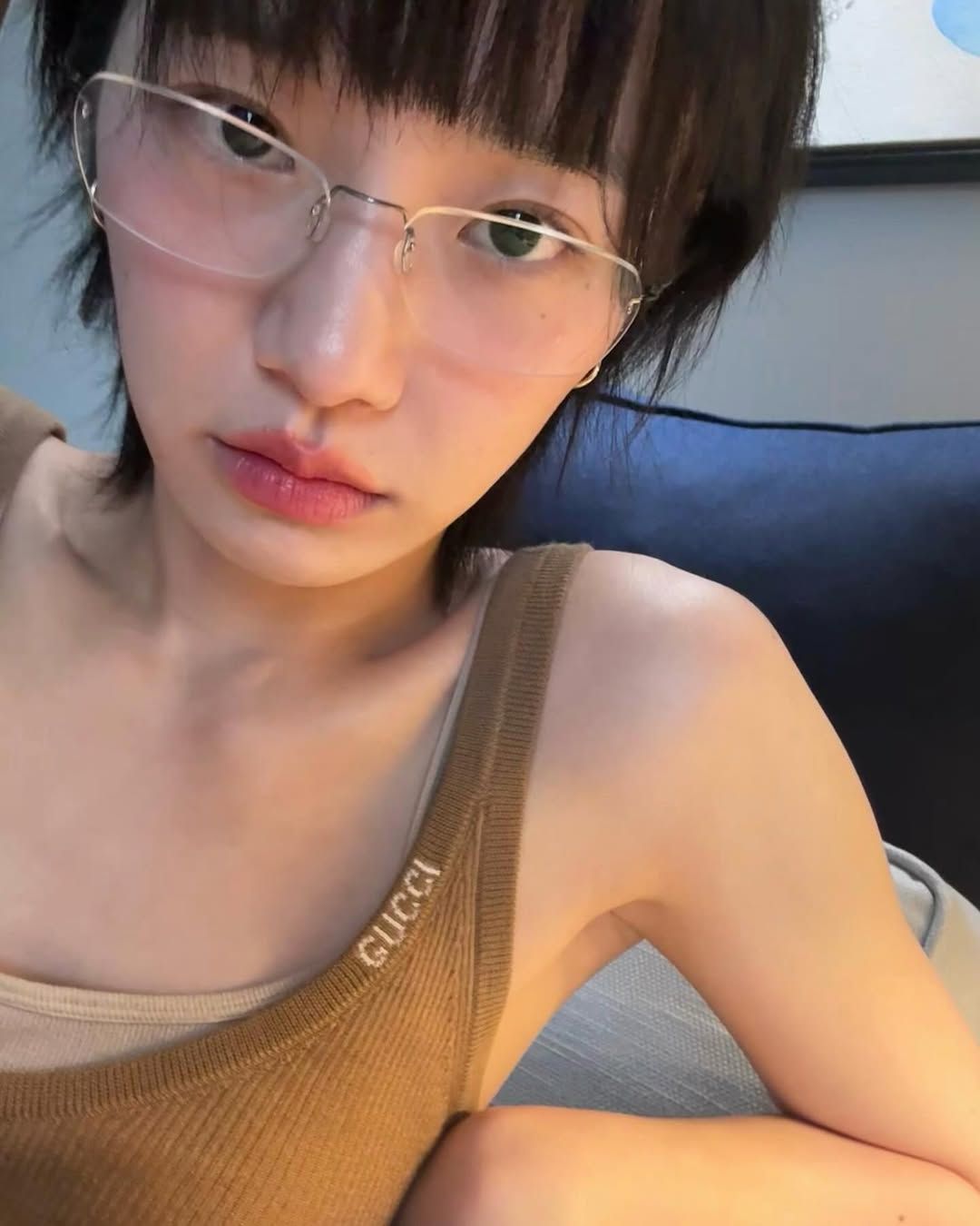 과감하게 층을 낸 레이어드 단발을 한 박규영 ㅣ 인스타그램 @lavieenbluu