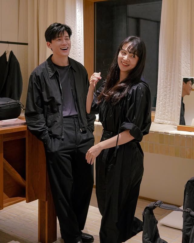 김무열·윤승아 커플 룩. 인스타그램 @doflwl