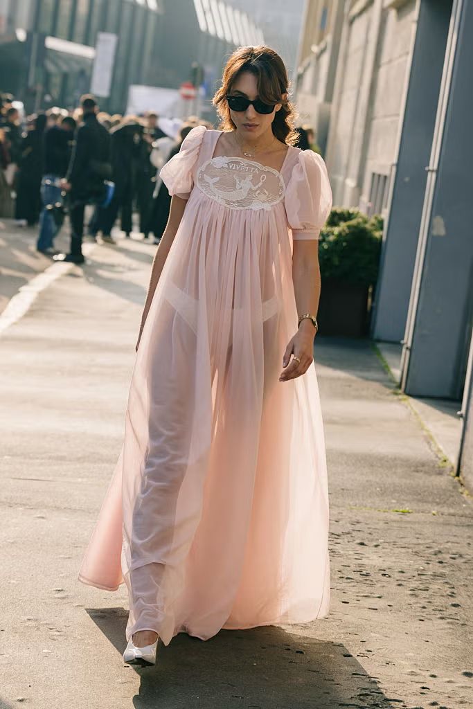 퍼프 소매 원피스 트렌드 | WWD//Getty Images