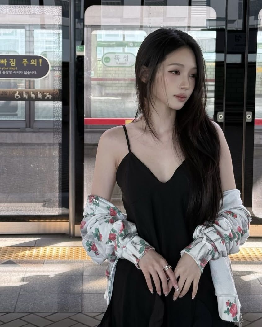 플라워 패턴 코디 | 인스타그램 @rosieline_ 