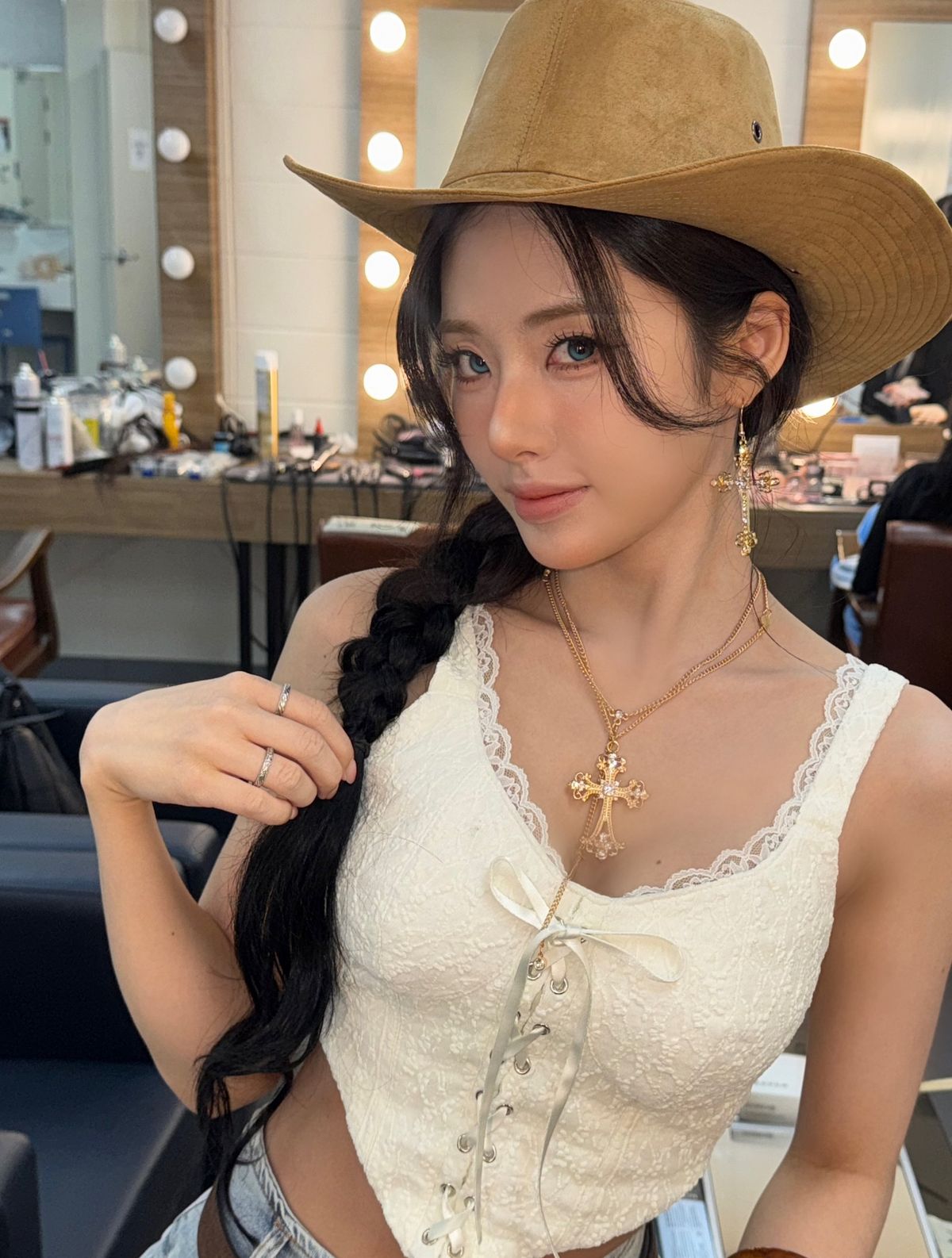 박지원의 카우걸 코디. 인스타그램 @xjiwonparkx