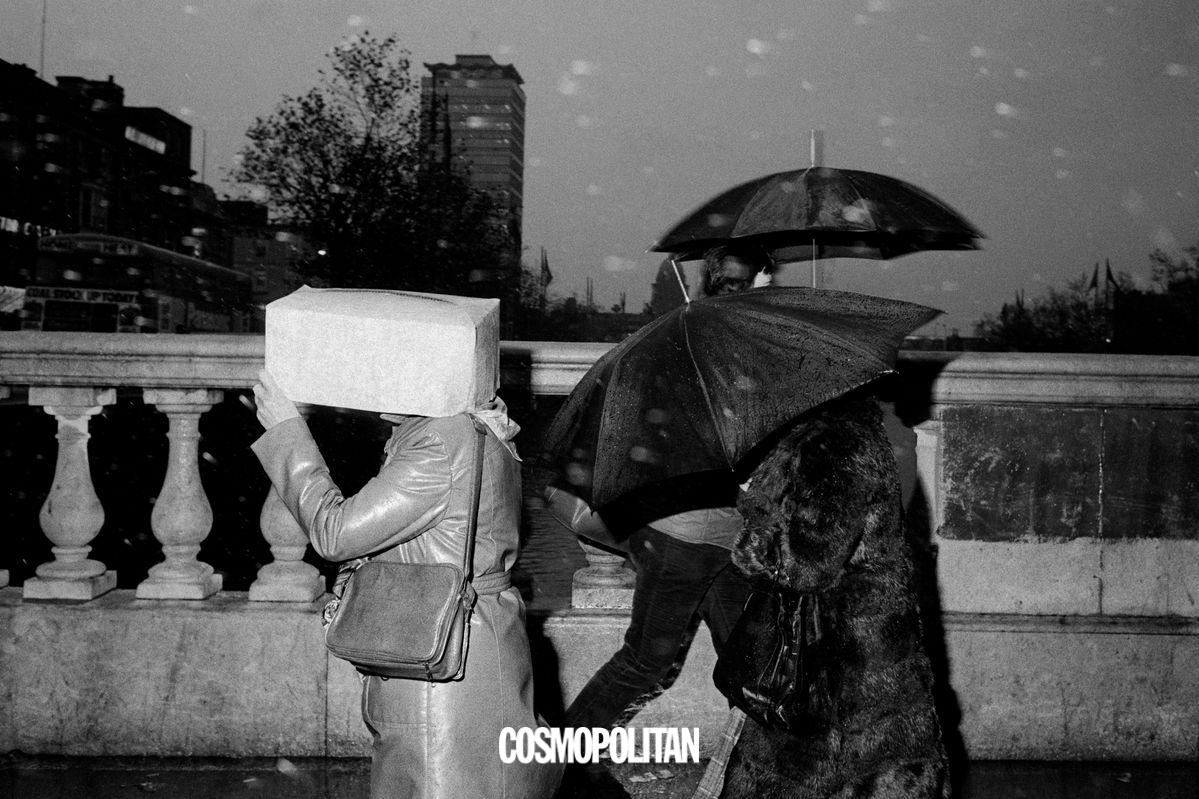Martin Parr, <O'Connell Bridge, Dublin, Ireland, October>, 1981. © Martin Parr / Magnum Photos