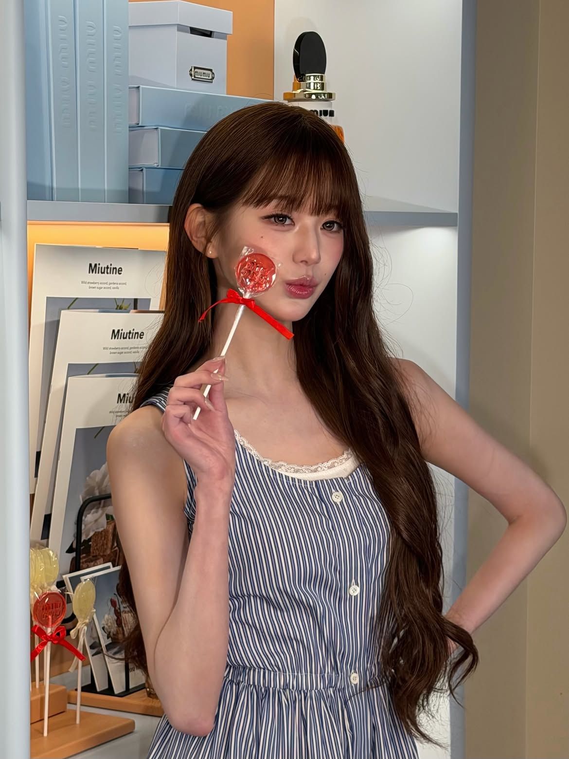 아이브 장원영 슬립코어 파자마 룩 | 인스타그램 @for_everyoung10
