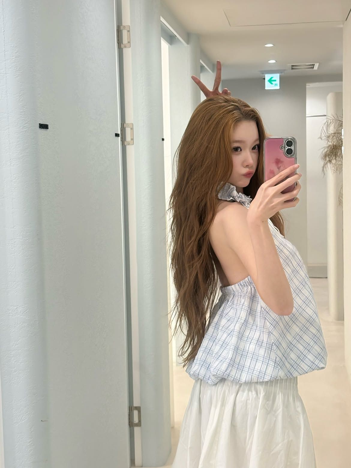 빌리 츠키 여름 홀터넥 패션 | 인스타그램 @bunny9tsuki