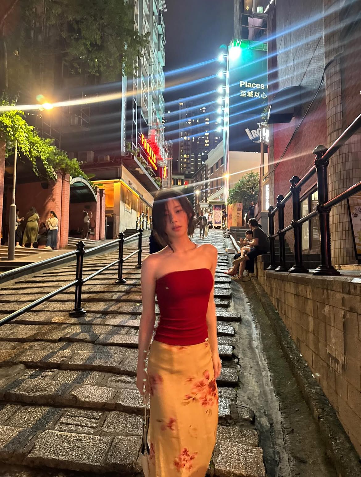 있지 채령 여름 튜브탑 패션 | 인스타그램 @chaerrry0