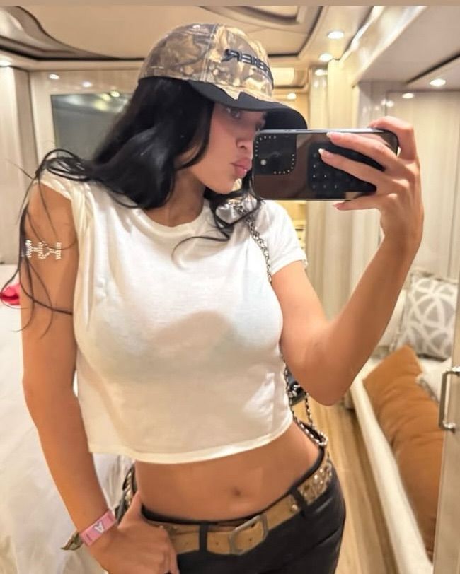 카일리 제너 카무플라주 패션 | 인스타그램 @kyliejenner