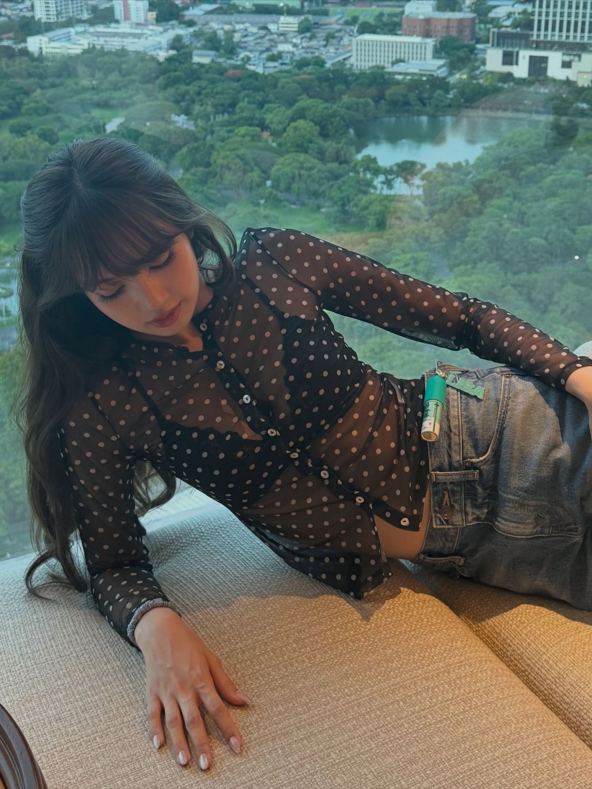 리사의 도트 패턴 스타일링. 인스타그램 @lalalalisa_m