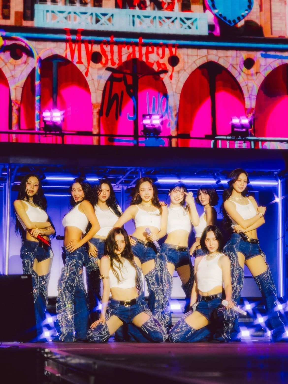 트와이스, 롤라팔루자 2025 패션 | 인스타그램 @twicetagram