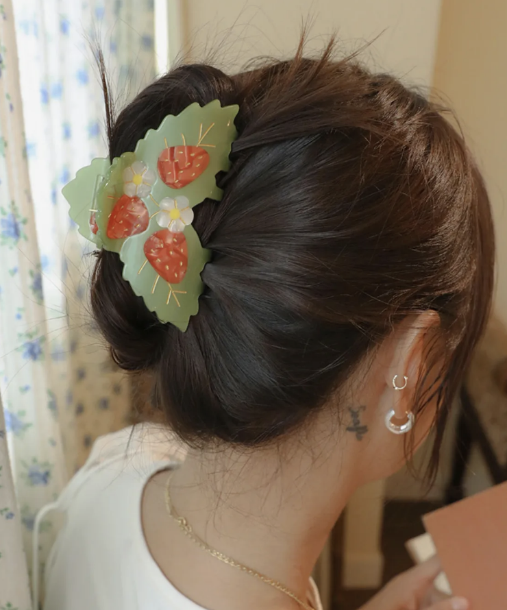 Strawberry field Hair Claw