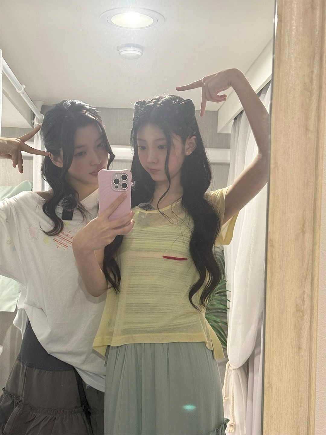 원희의 고양이 귀 헤어. 인스타그램 @illit_official