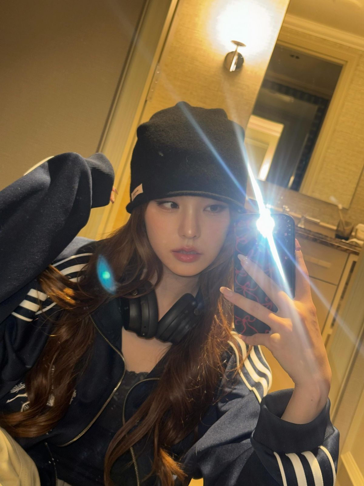 예지의 비니 코디. 인스타그램 @yezyizhere