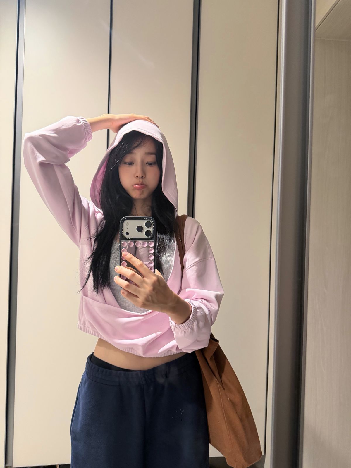 노윤서의 후디 코디. 인스타그램 @rohyoonseo 