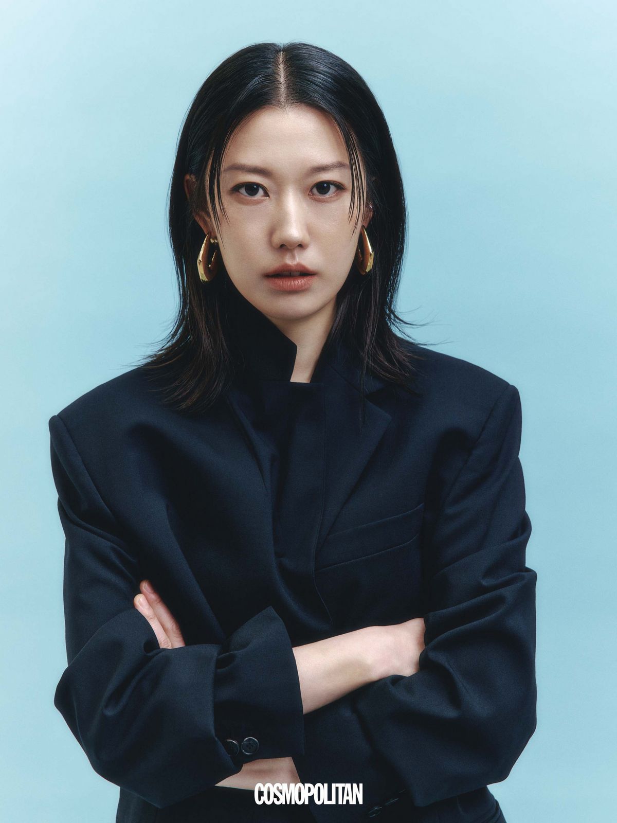 재킷 Juun.J. 귀고리 스타일리스트 소장품.