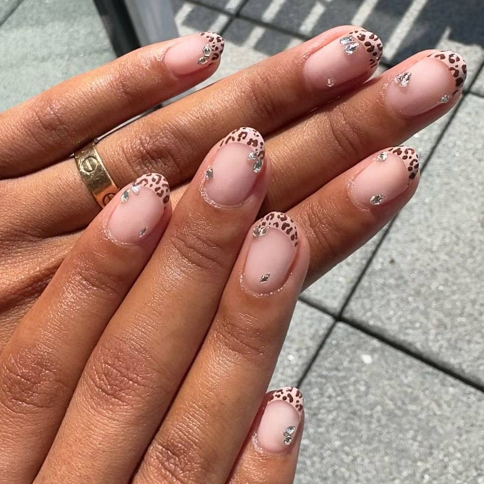 비다즐링 네일 아트 아이디어 | 사진 @nailsbymh
