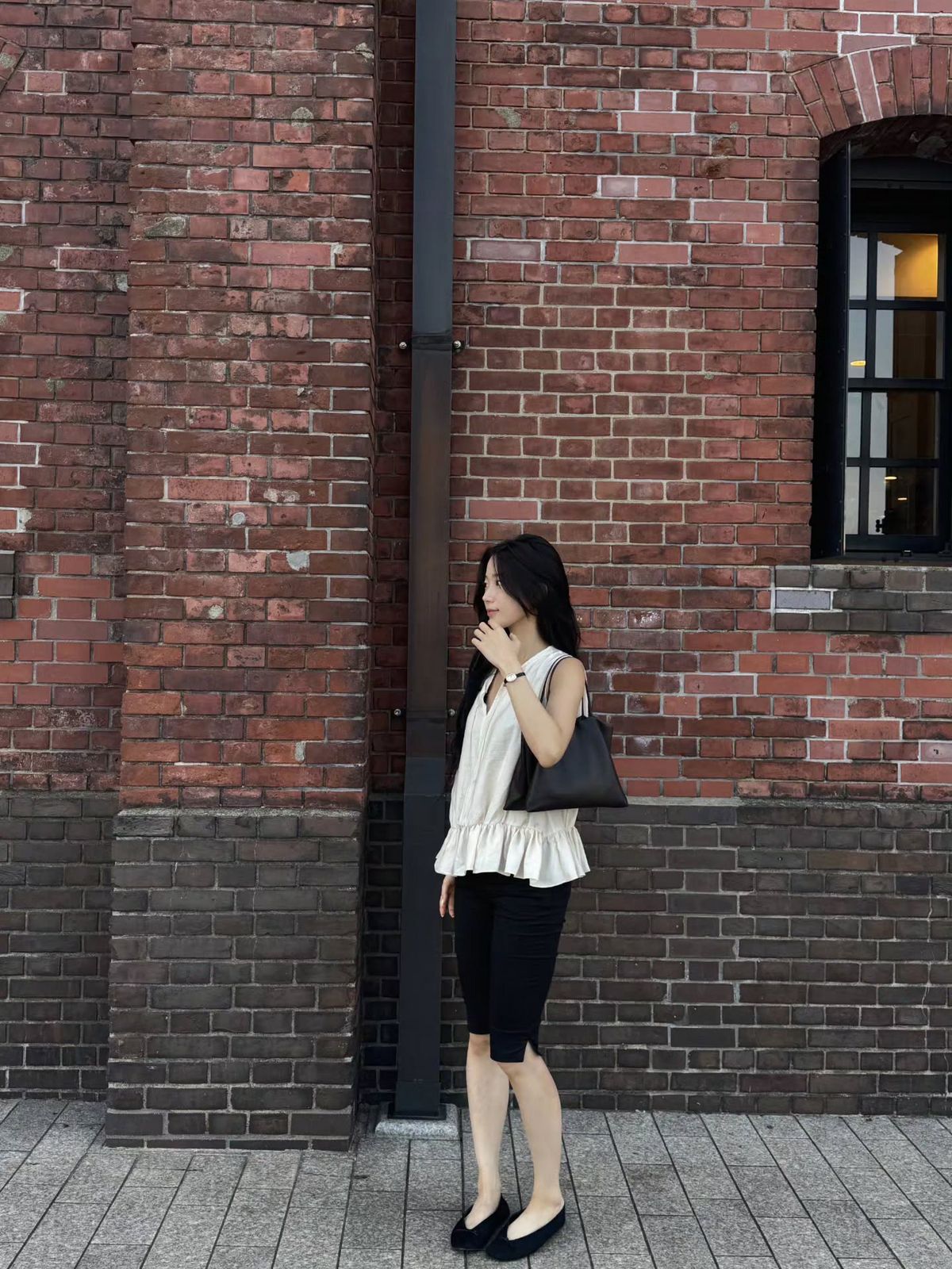 카즈하의 플랫슈즈 코디. 인스타그램 @zuhazana