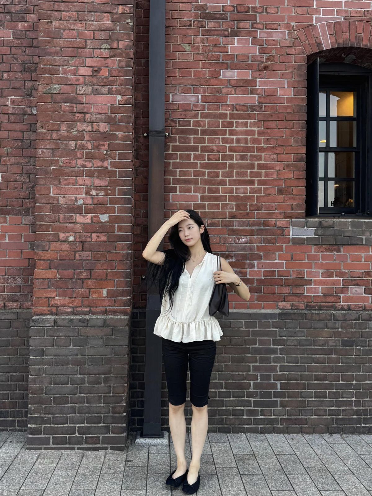 카즈하의 플랫슈즈 코디. 인스타그램 @zuhazana